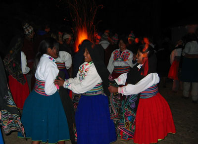Dance at Isla Amantaní